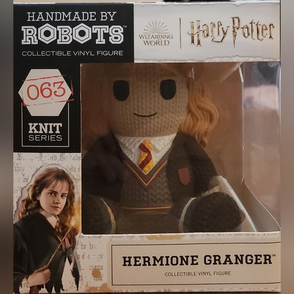 Hermione Granger Collectible Vinyl Figurine - Picture 1 of 9
